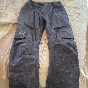 Burton AK Gore-tex women’s snowboard pants Large.
